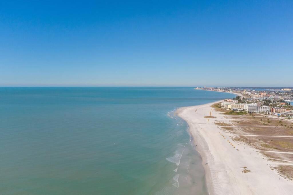 Апартаменти 102-Tiny Treasure-Waterfront With Heated Pool Сент-Піт-Біч Екстер'єр фото