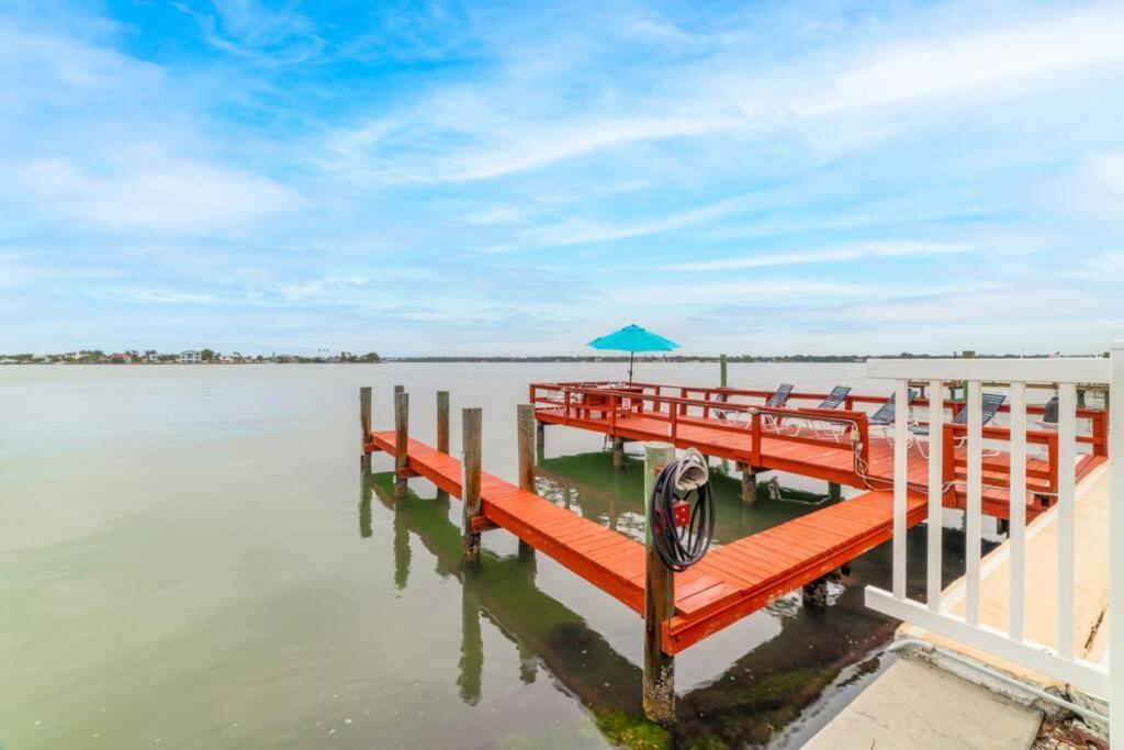 Апартаменти 102-Tiny Treasure-Waterfront With Heated Pool Сент-Піт-Біч Екстер'єр фото