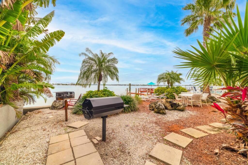 Апартаменти 102-Tiny Treasure-Waterfront With Heated Pool Сент-Піт-Біч Екстер'єр фото