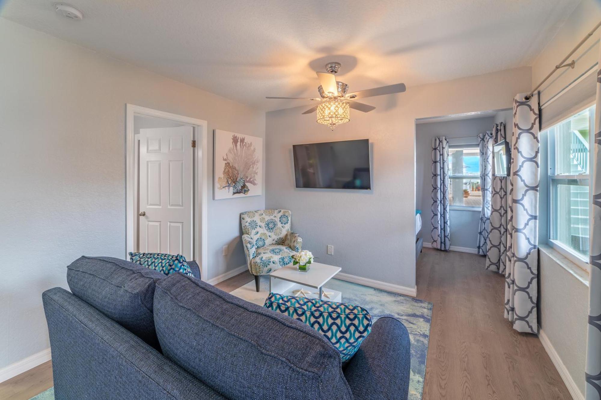 Апартаменти 102-Tiny Treasure-Waterfront With Heated Pool Сент-Піт-Біч Екстер'єр фото